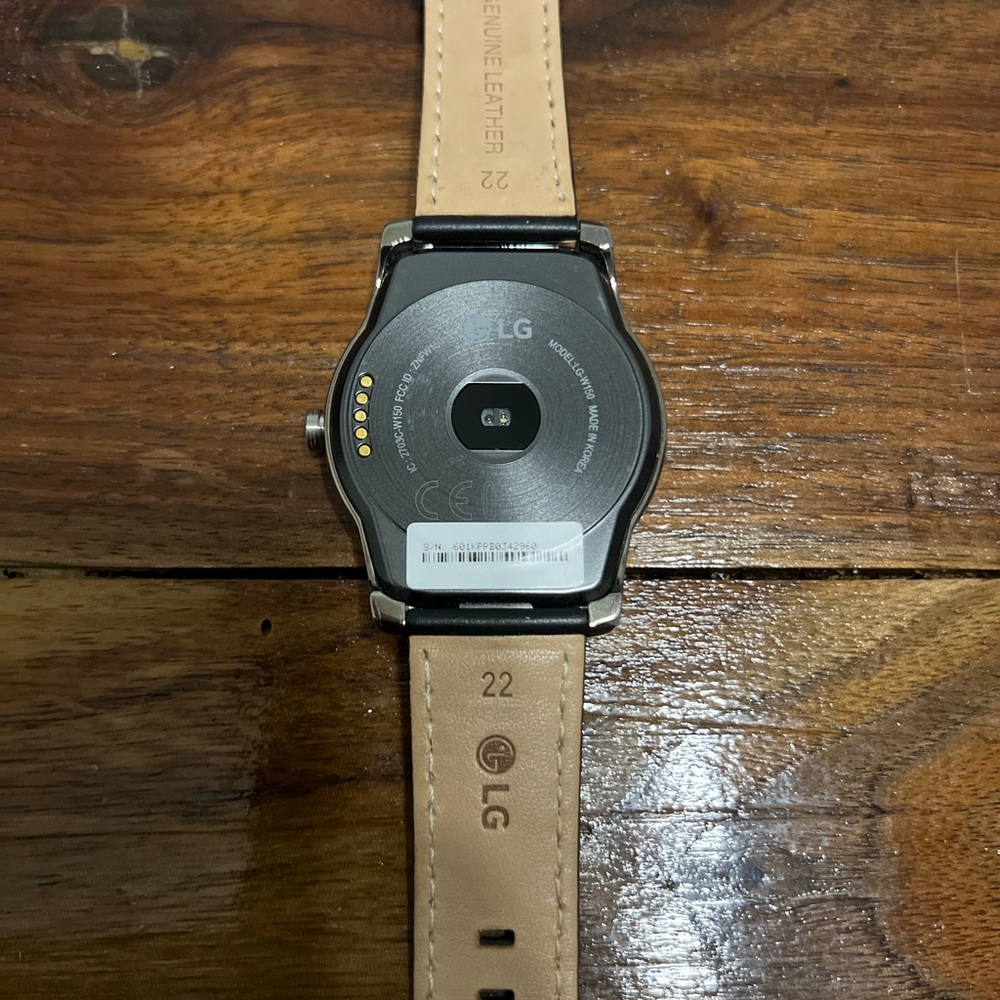LG Smartwatch - Picture 2 of 2